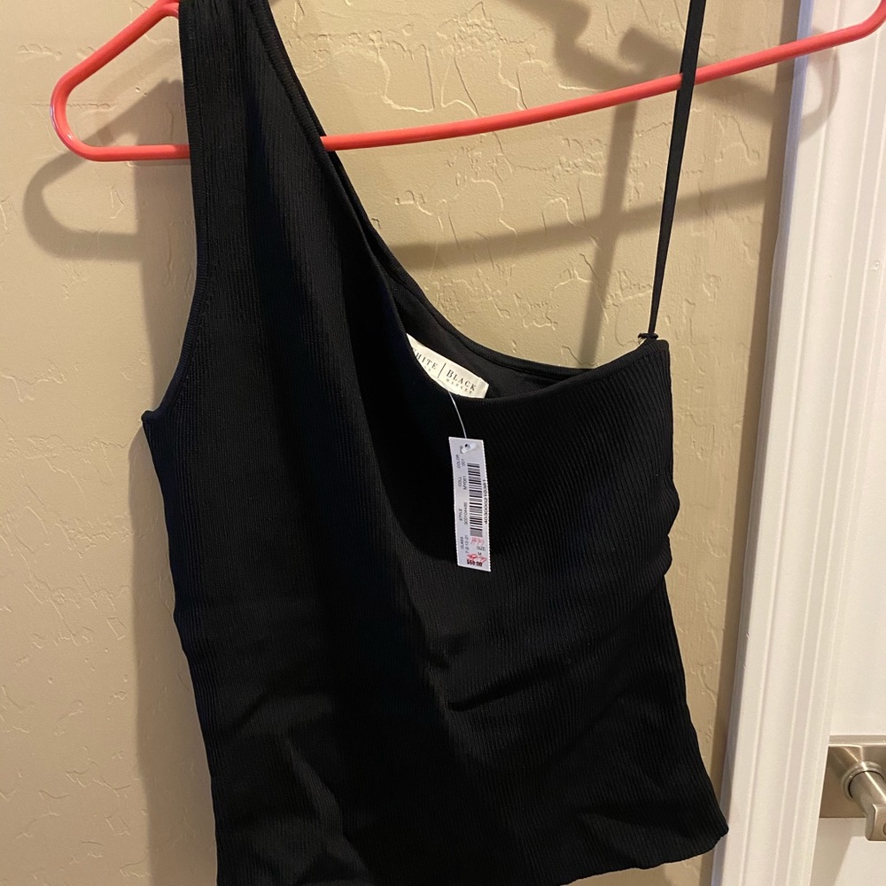 Women’s sleeveless top